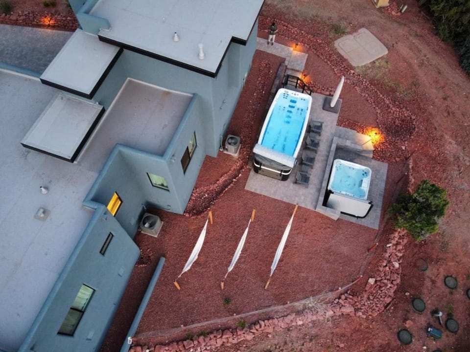 NEW Sedona Uptown Dream 4BR Wow! Views! Pool and Spa House in Sedona