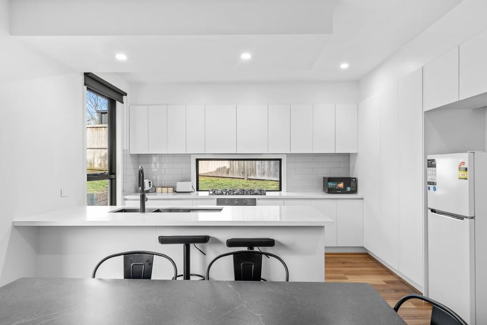 Sleek Contemporary Haven Geelong House in Geelong