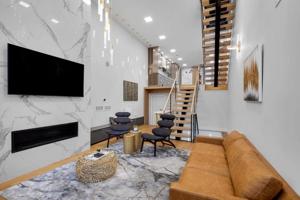 Luxury Downtown Mansion Garage Parking Roofdeck House in Philadelphia