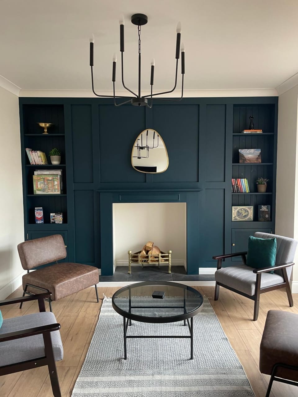 Living room, Seating area