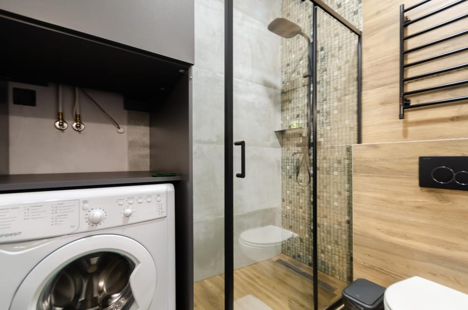 Shower, Toilet, washing machine, dryer