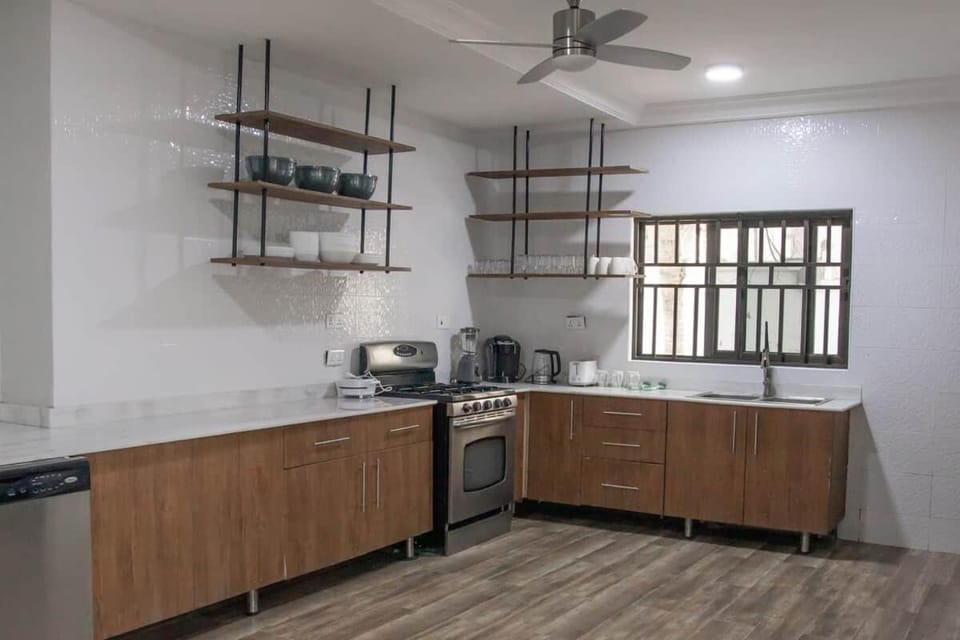 The Escape Ghana - Garden Villa House in Accra
