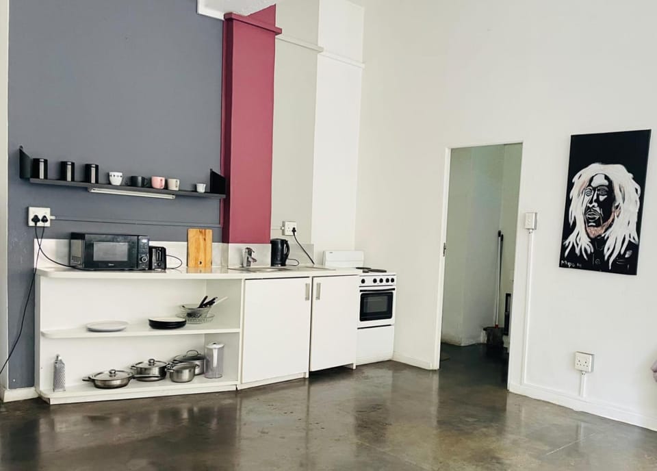 Kitchen or kitchenette, Communal kitchen