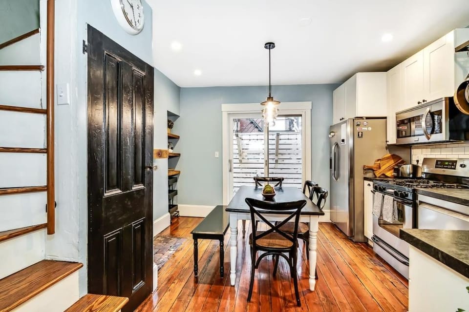 Urban Charm 4BR-2BR Retreat with Patio & Parking House in Philadelphia