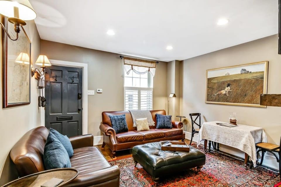 Cozy & Historic Gem - Free Parking Patio -Sleeps 6 House in Philadelphia