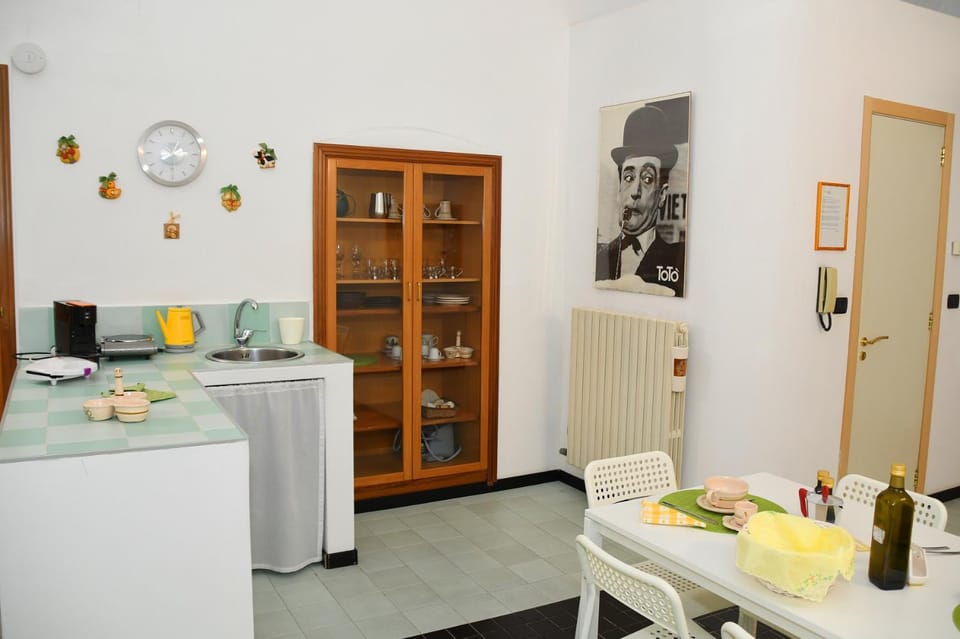 Coffee/tea facilities, Dining area