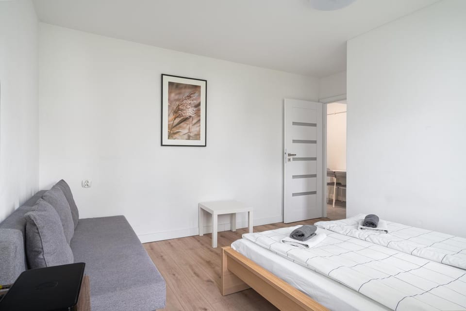 Bed, Living room, Photo of the whole room, Seating area, Bedroom, towels, wardrobe