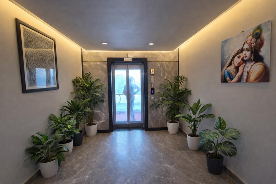 Hotel Premium Sadhana Near Char Dham Mandir Most Luxury Rooms With Balcony !!! Best Place For Stay In Vrindavan Hotel in Uttar Pradesh
