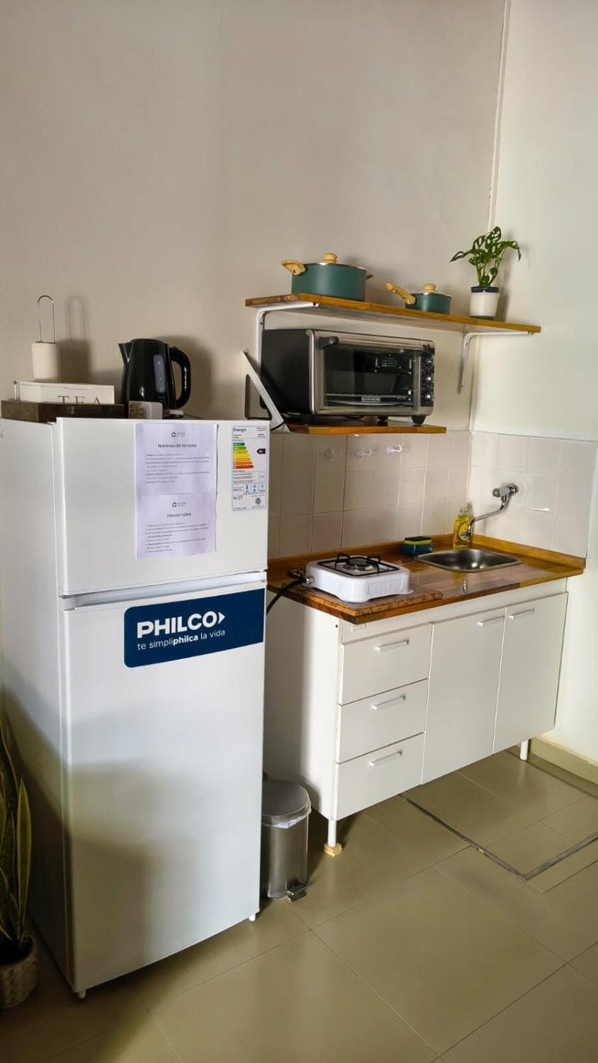 Coffee/tea facilities, Kitchen or kitchenette, minibar, oven, stove, kitchen