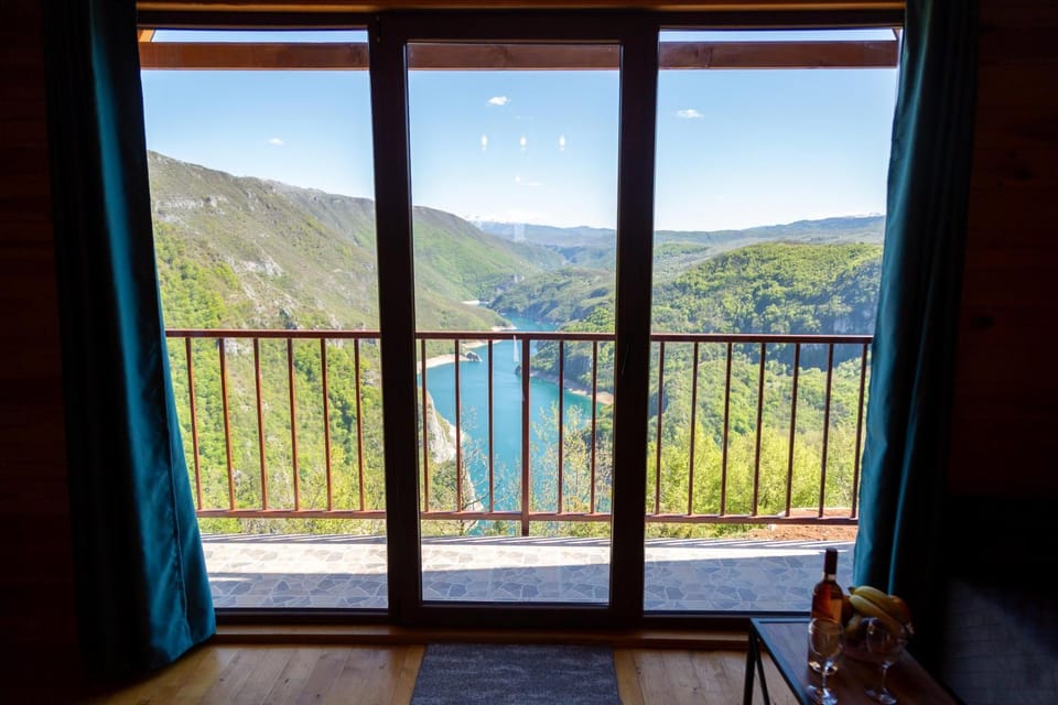 Natural landscape, View (from property/room), Balcony/Terrace, Lake view, Mountain view