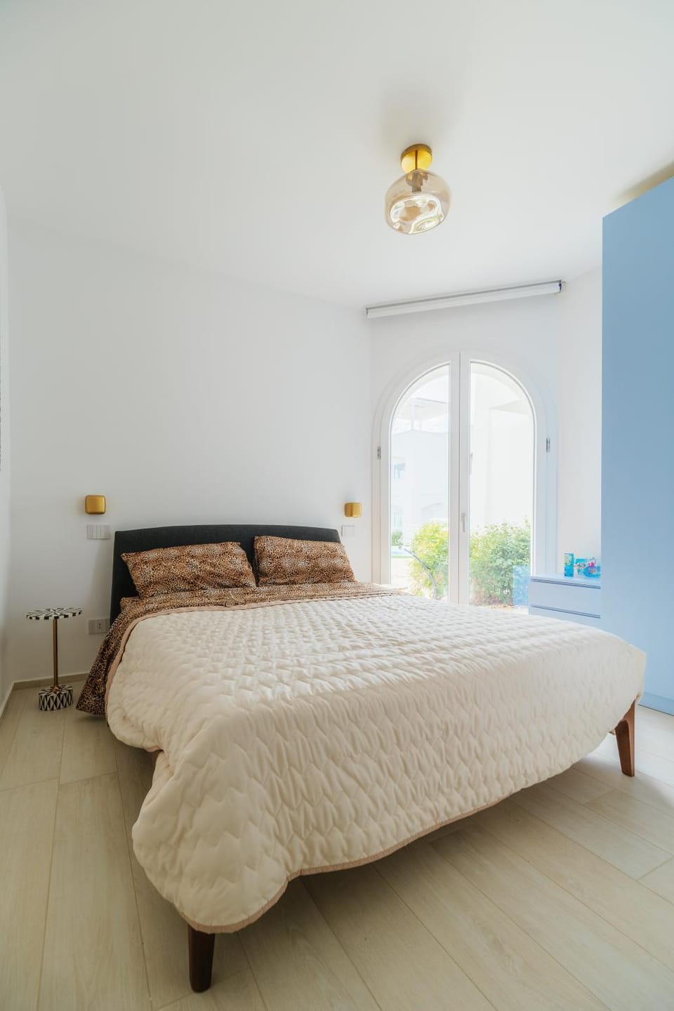Photo of the whole room, Bedroom, heating, wardrobe, air conditioner