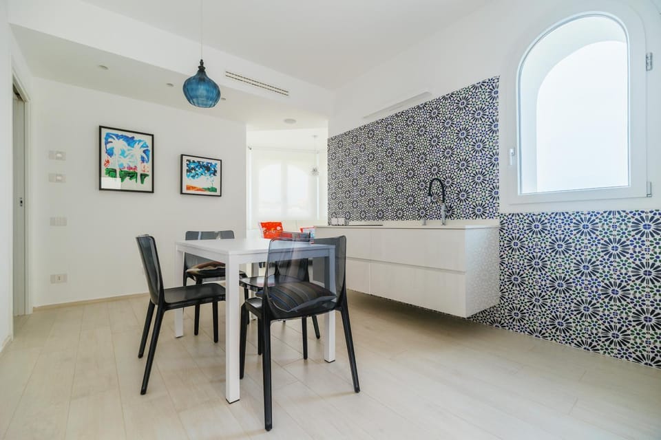 Living room, Dining area, heating, air conditioner