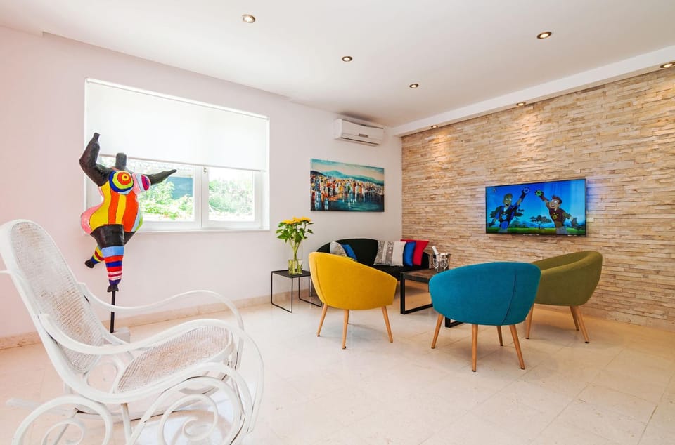 TV and multimedia, Living room