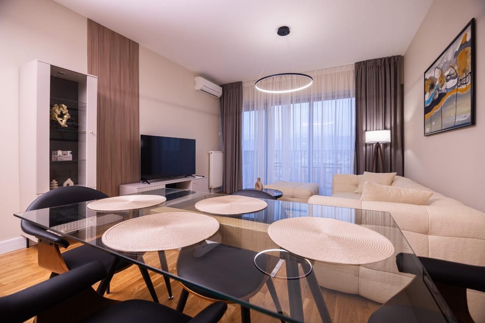Communal lounge/ TV room, TV and multimedia, Living room, Seating area, Dining area, heating