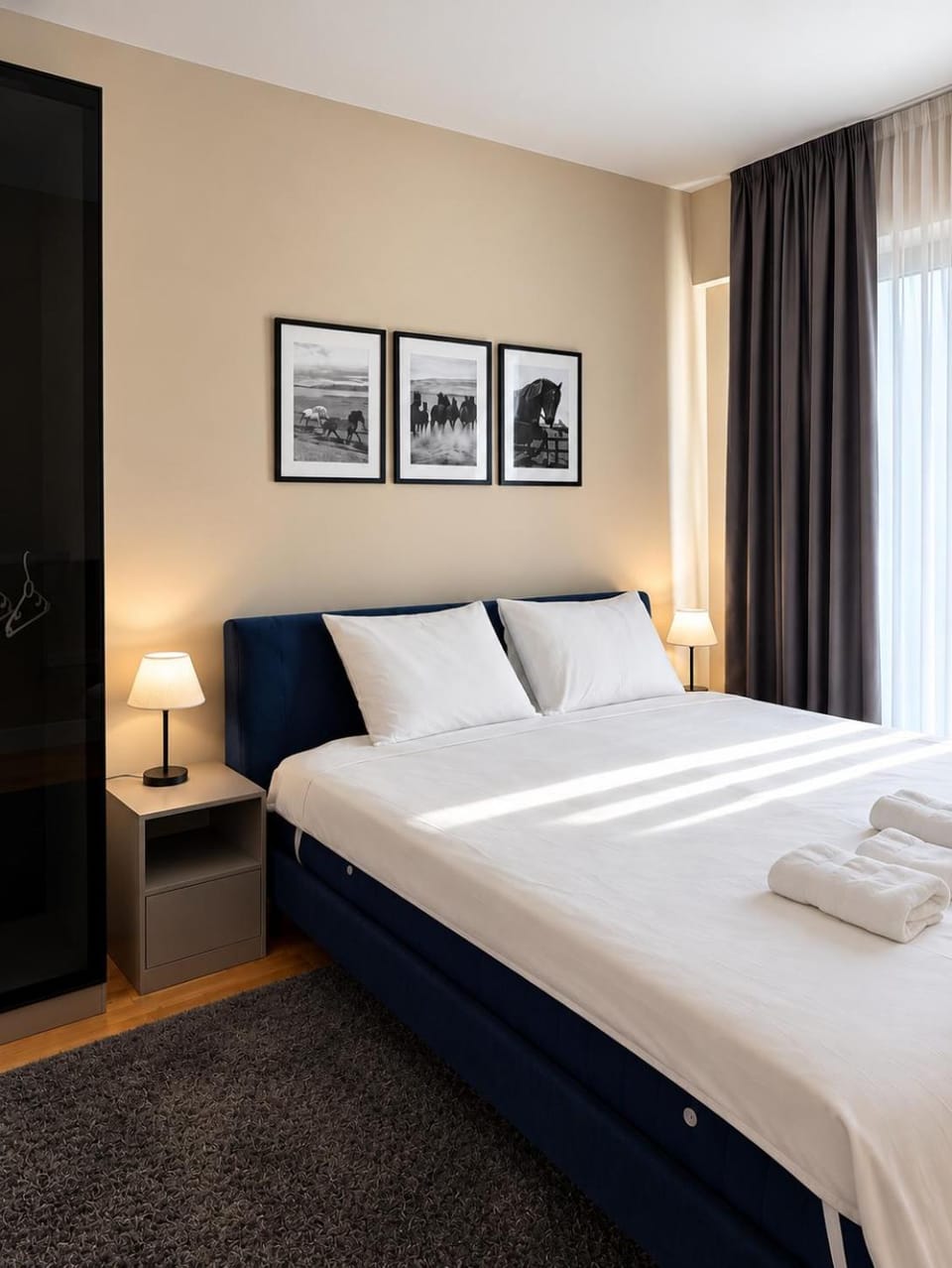 Bed, Photo of the whole room, Bedroom, towels