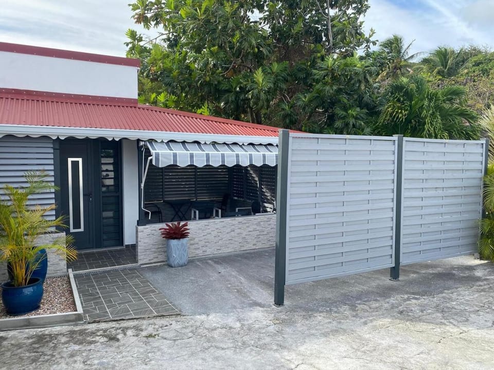 Gîte T2 cosy indépendant tout confort Apartment in Leeward Islands