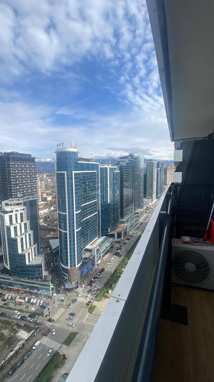 viktors apartment first line sea view Apartment in Batumi