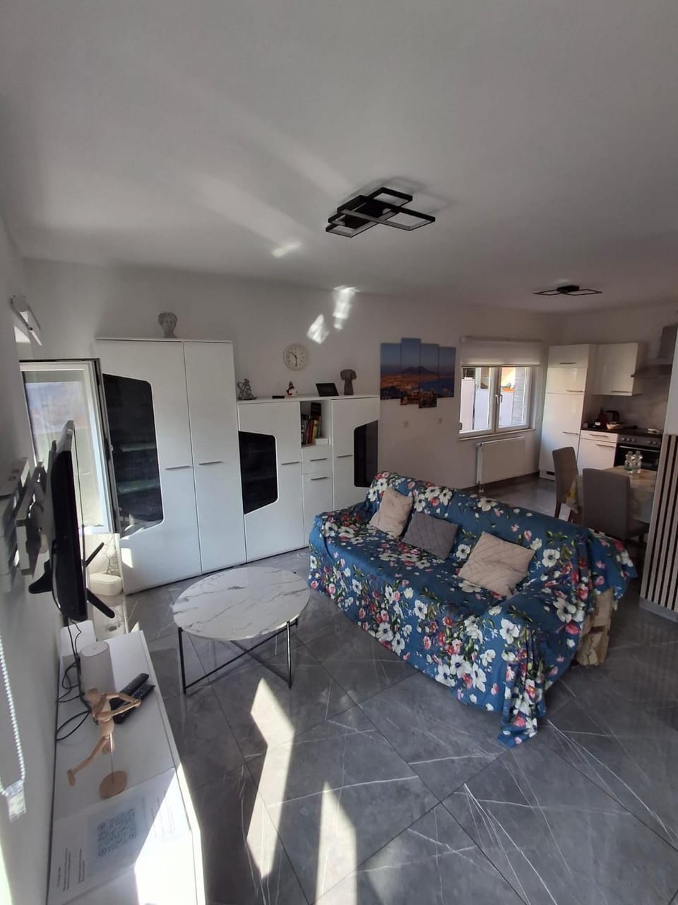 Communal lounge/ TV room, TV and multimedia, Living room, Seating area