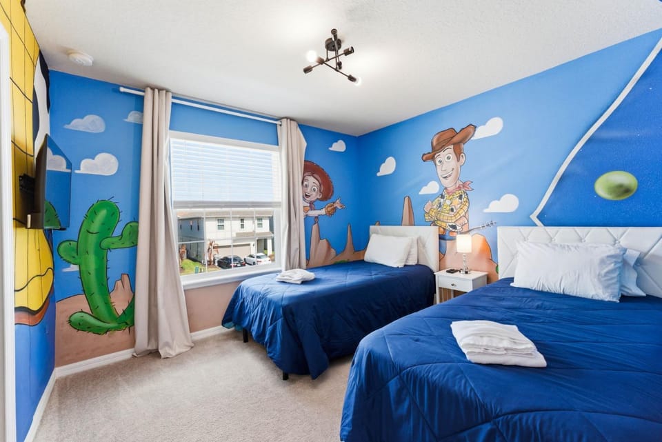 Family Home with Pool Mickey & Toy Story Rooms House in Four Corners