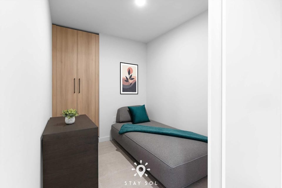 Downtown Gem 75 Pool with Luxury 1BR 2BA Apartment in Miami