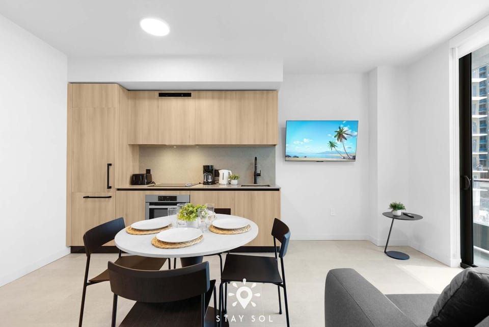 Downtown Gem 75 Pool with Luxury 1BR 2BA Apartment in Miami