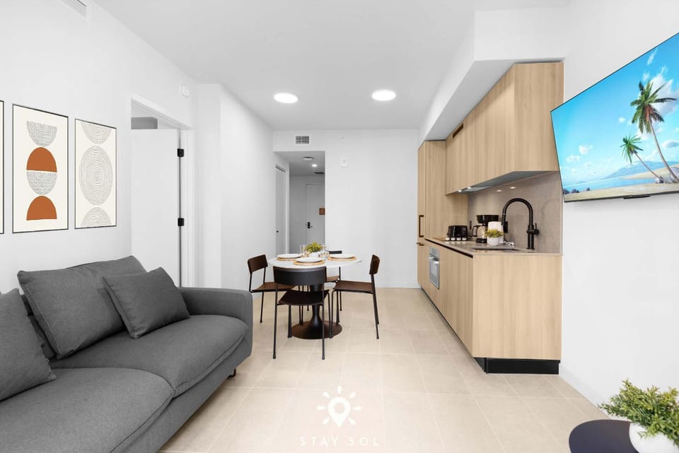 Downtown Gem 75 Pool with Luxury 1BR 2BA Apartment in Miami