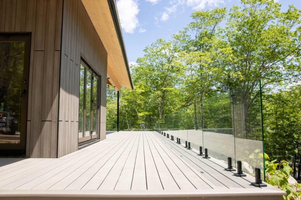 Lake Front EcoCabin with 2800ft Private Waterfront - Breakfast & Dinner included Cabin in Sullivan