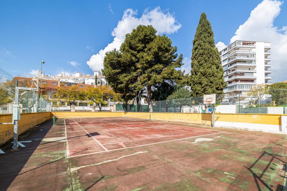 Tennis court