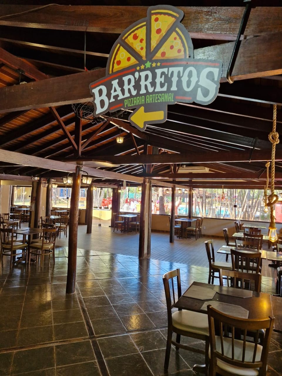 Restaurant/places to eat, Lounge or bar, Banquet/Function facilities