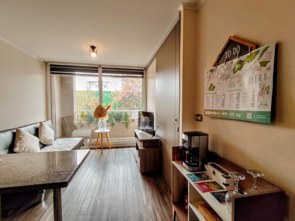 TV and multimedia, Kitchen or kitchenette, Living room, Dining area