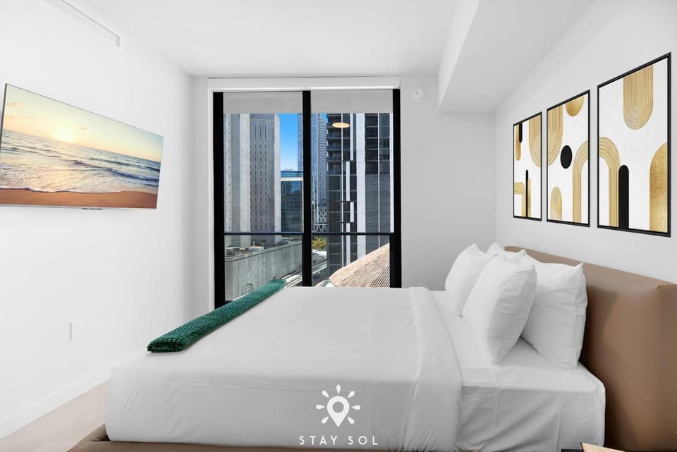 Resort-Style Pool with Elegant 1BR in 501 Apartment in Miami