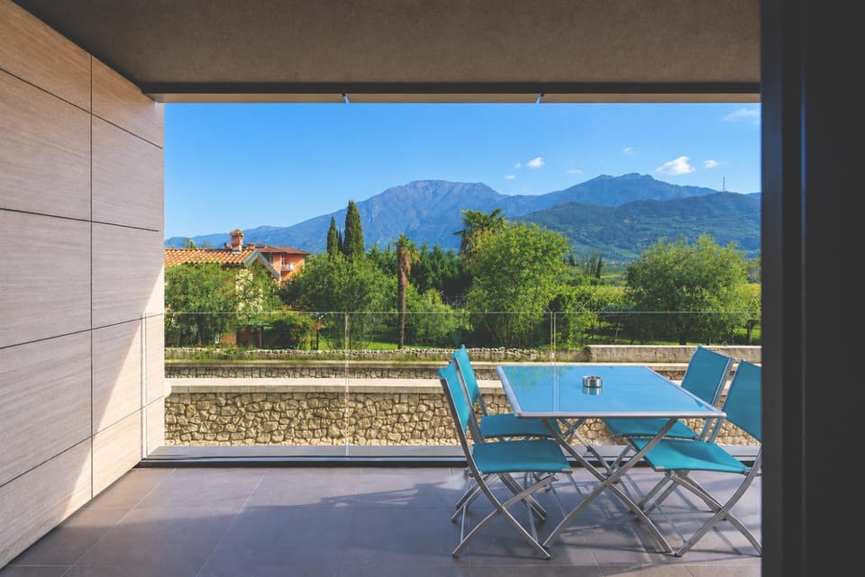 Spring, Day, Natural landscape, Summer, View (from property/room), Balcony/Terrace, Dining area, Mountain view