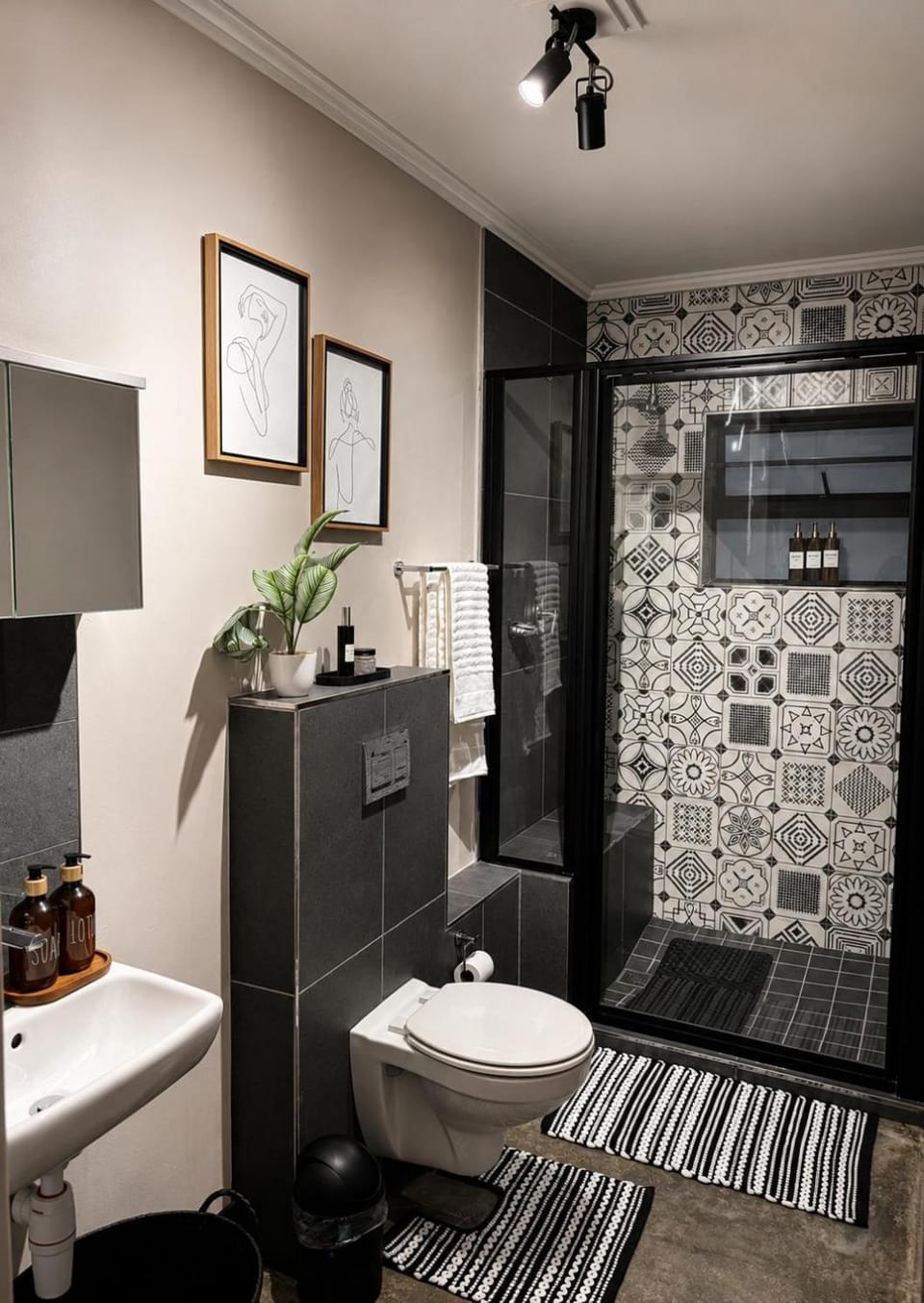 Shower, Toilet, Bathroom