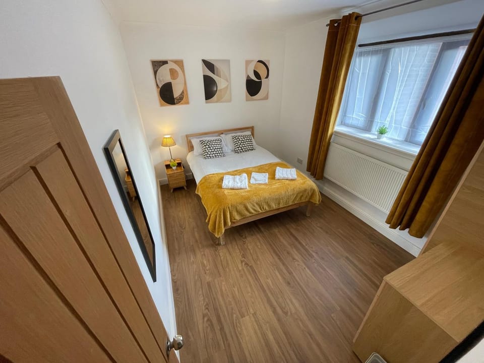 Ferry House Apartment in London Borough of Hackney