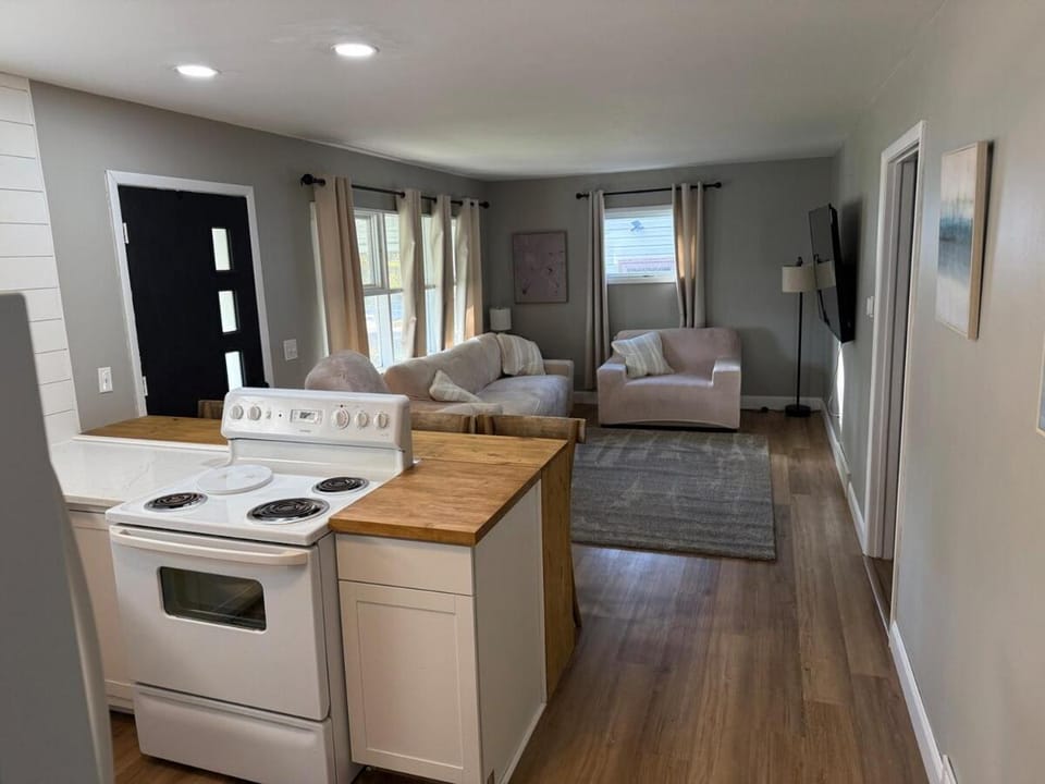 Home away from home with private yard House in New York