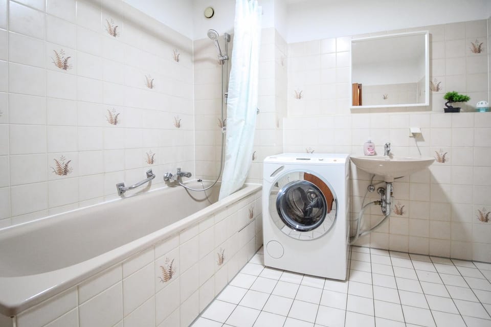 Bathroom, Bath