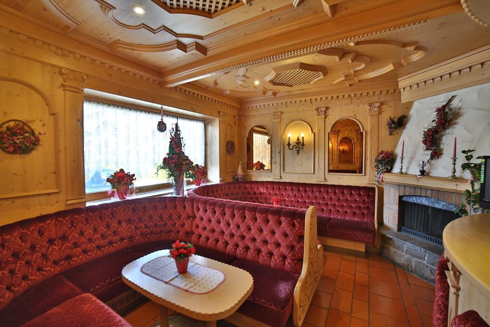 Lounge or bar