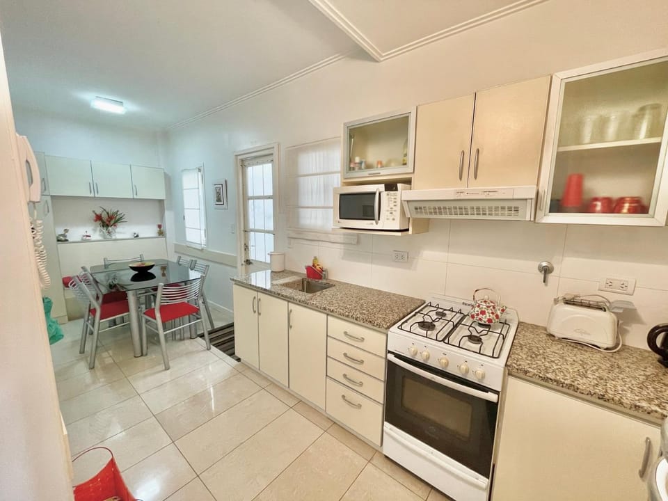 Kitchen or kitchenette, Dining area, stove, toaster
