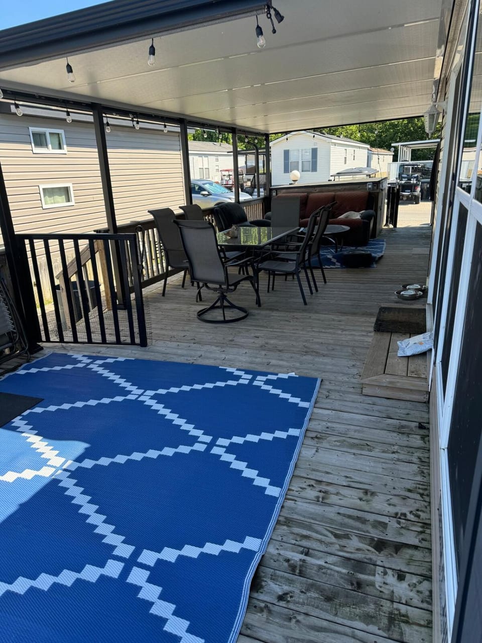 Beachfront Escape Cottage House in Port Colborne