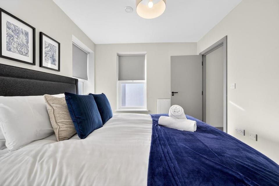 Long Stay Central Location 2BR Apartment with 2 Bathrooms Multiple Parking Spaces - Fast Wi-Fi Apartment in Cardiff