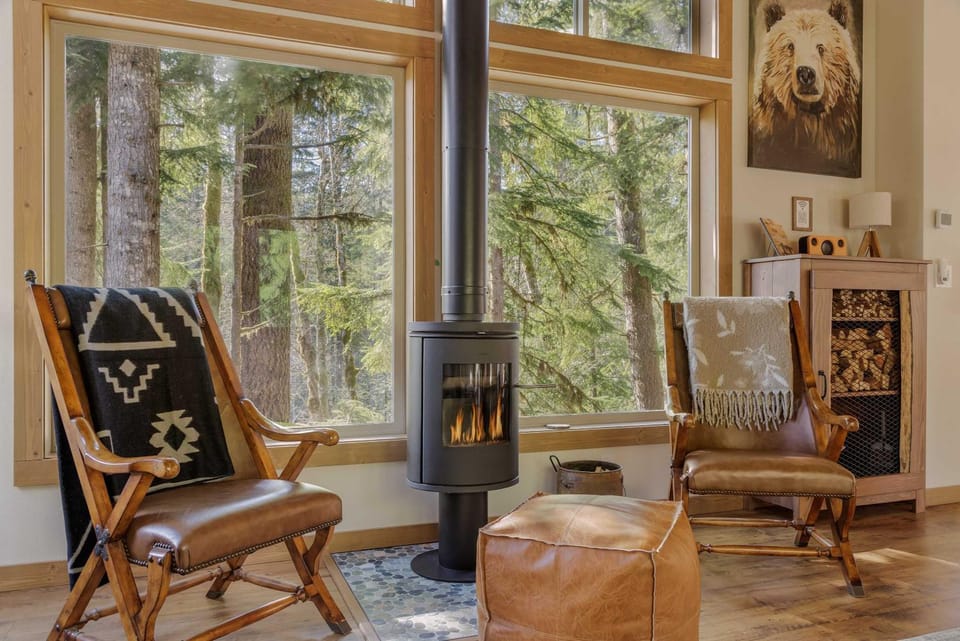 Roaring River Lodge Riverfront Fire pit EV Plug House in Mount Hood Village