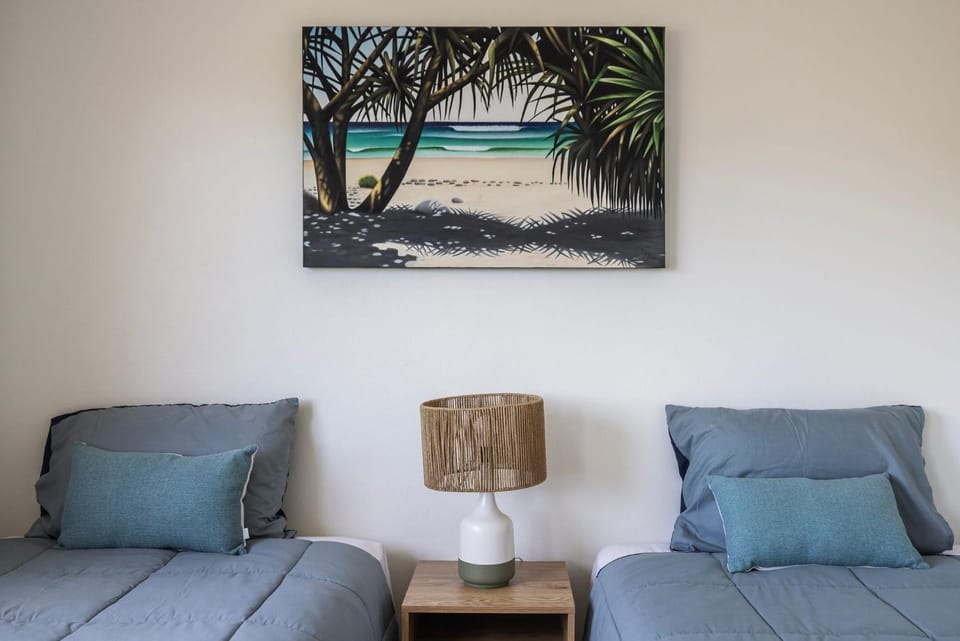 'Shoaley Shores on Intrepid' Overlooking Shoal Bay Beach Apartment in Shoal Bay