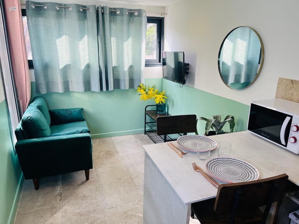 Appart Ethan PROCHE DU CENTRE AVEC PARKING ET JARDIN Apartment in Aix-en-Provence