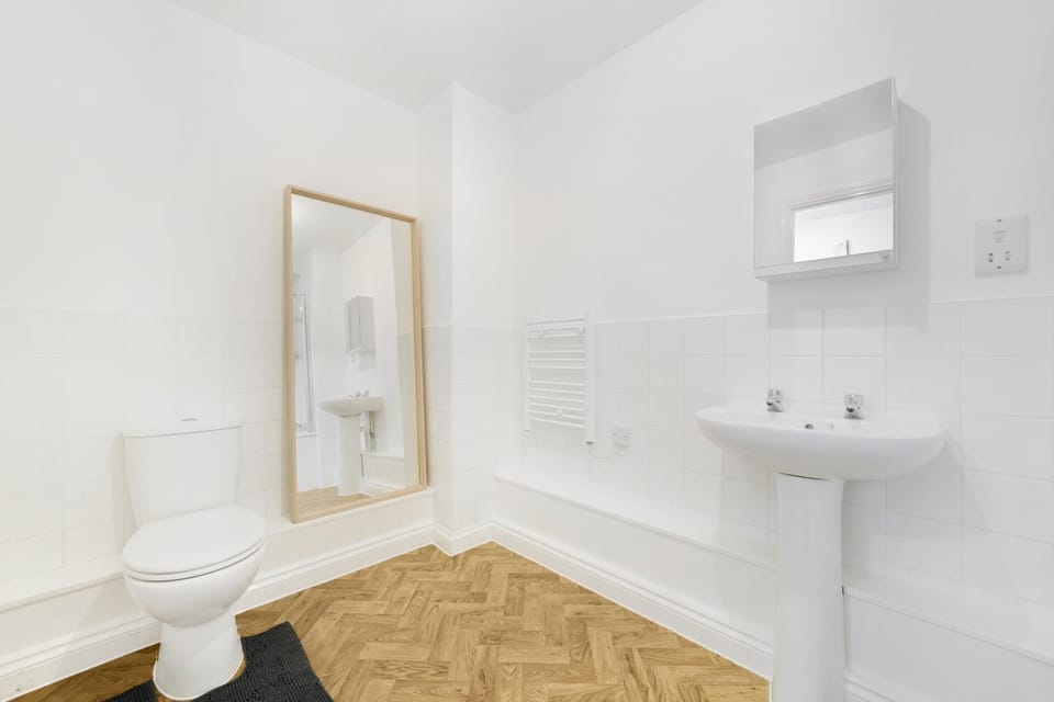 Apartment in Tower Hamlets with Great Transport Links Apartment in London