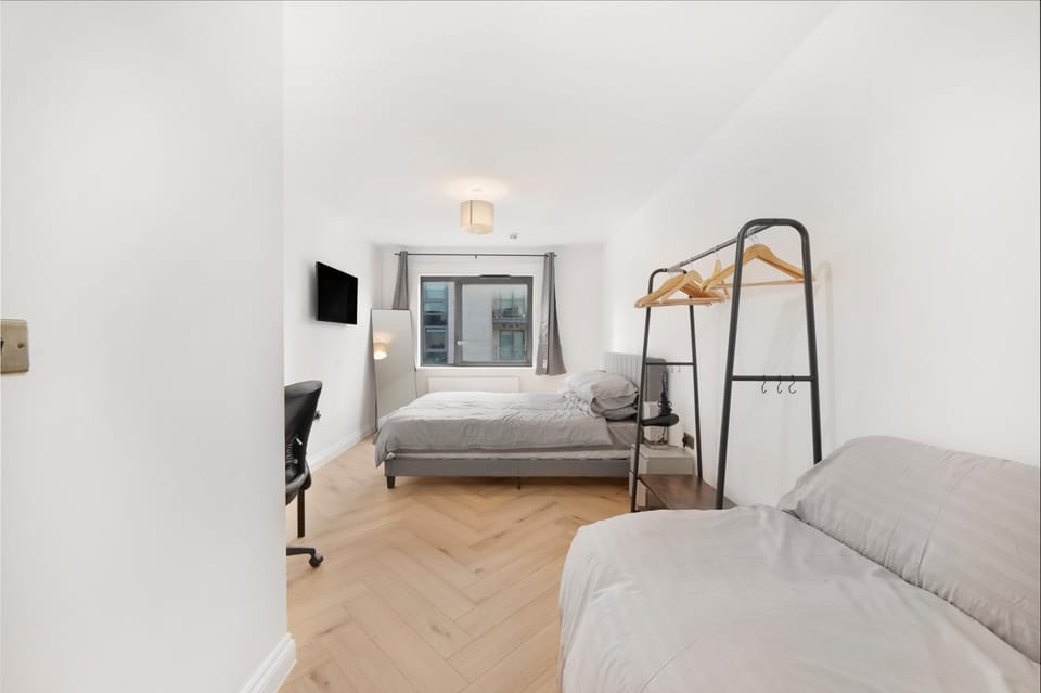 Apartment in Tower Hamlets with Great Transport Links Apartment in London