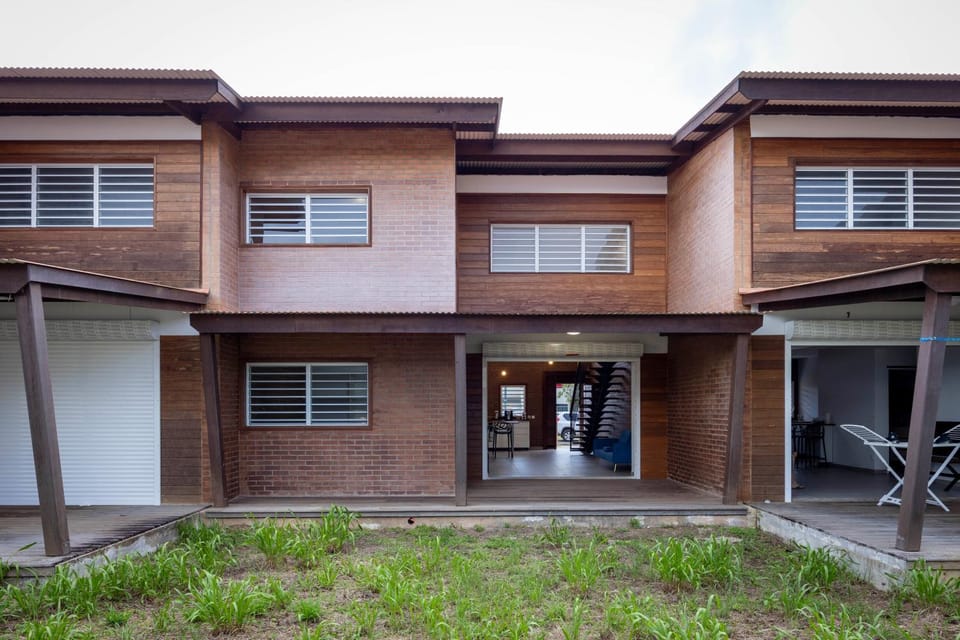 Property building, Garden, Location
