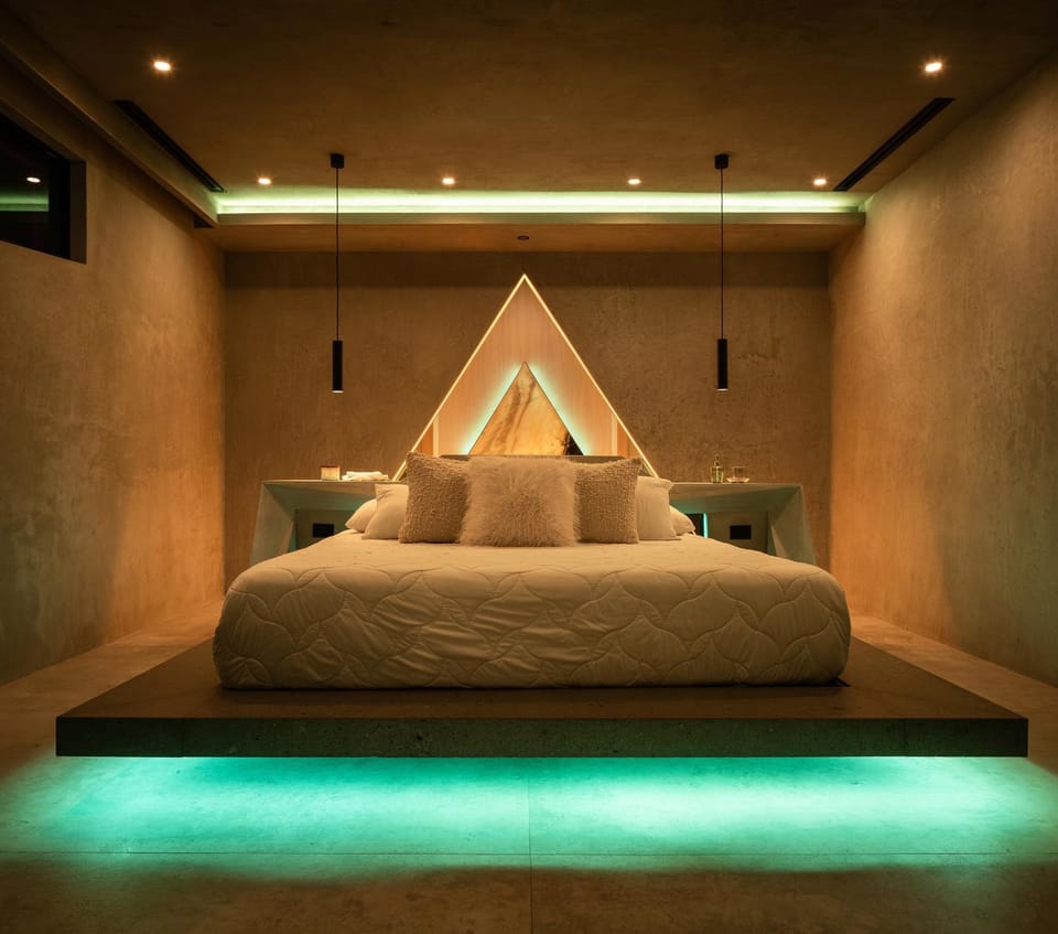 Nebulae - Water Cube Suite & YogaDeck Villa in Heredia Province