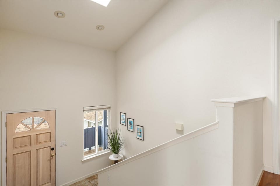 The Blue Whale - New Monthly Rental on Worcester House in Cambria