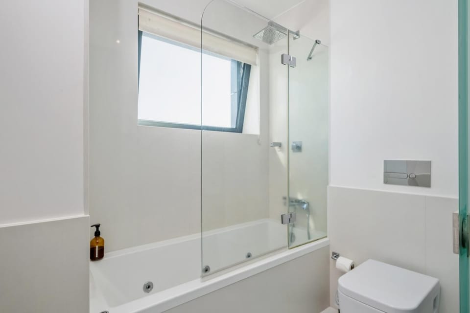 Spacious 3BR Prime Av Infante Apartment in Funchal