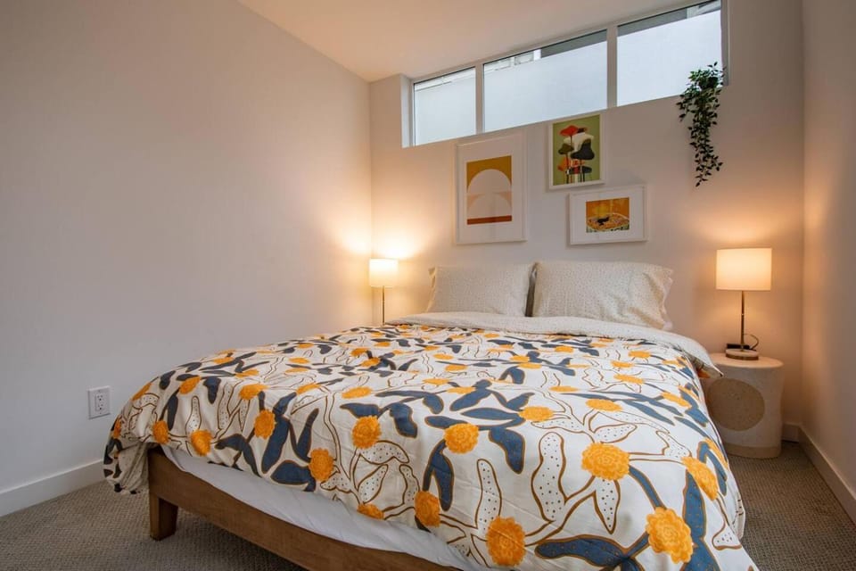 Modern 3 Bedroom Townhouse w/ Private Rooftop House in Ballard